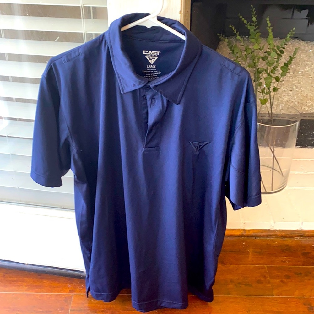 Men’s cast gear large blue button down shirt